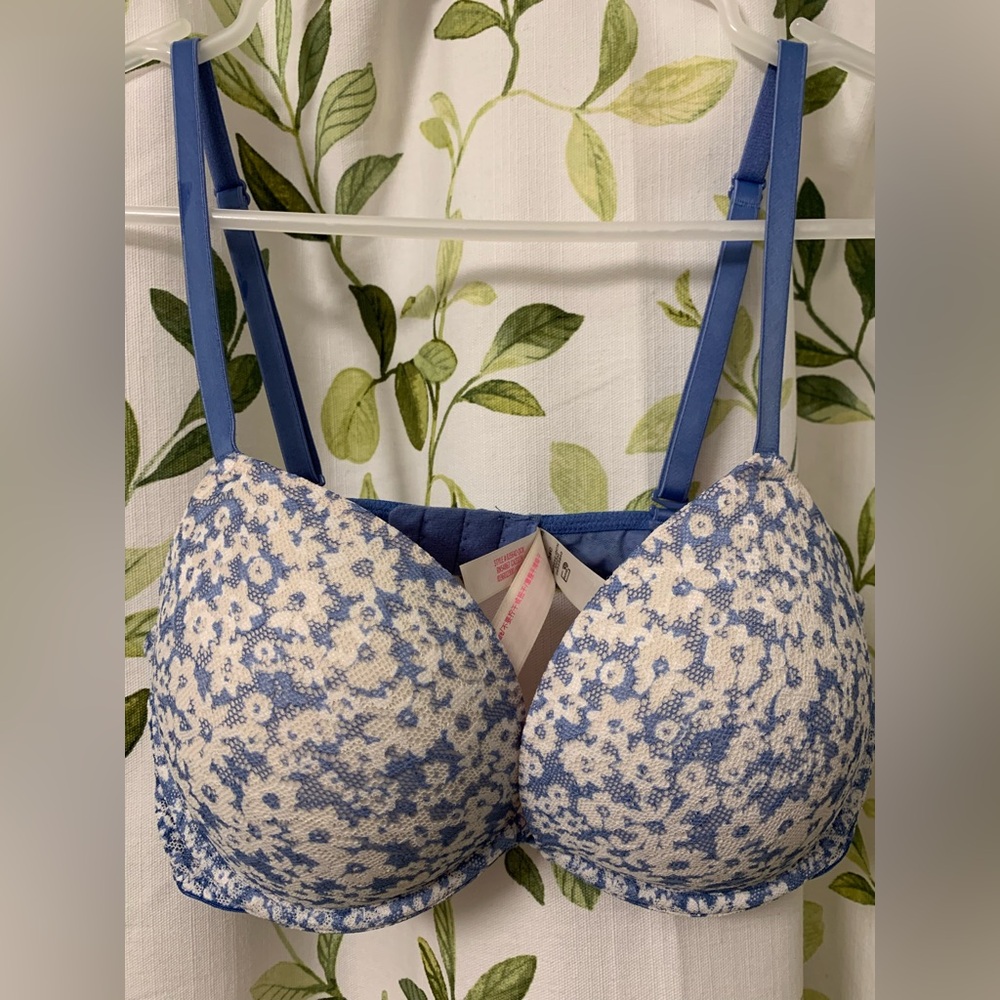 PINK Victoria's Secret Blue and Cream Floral Super Push Up Bra - 34C BNWOT